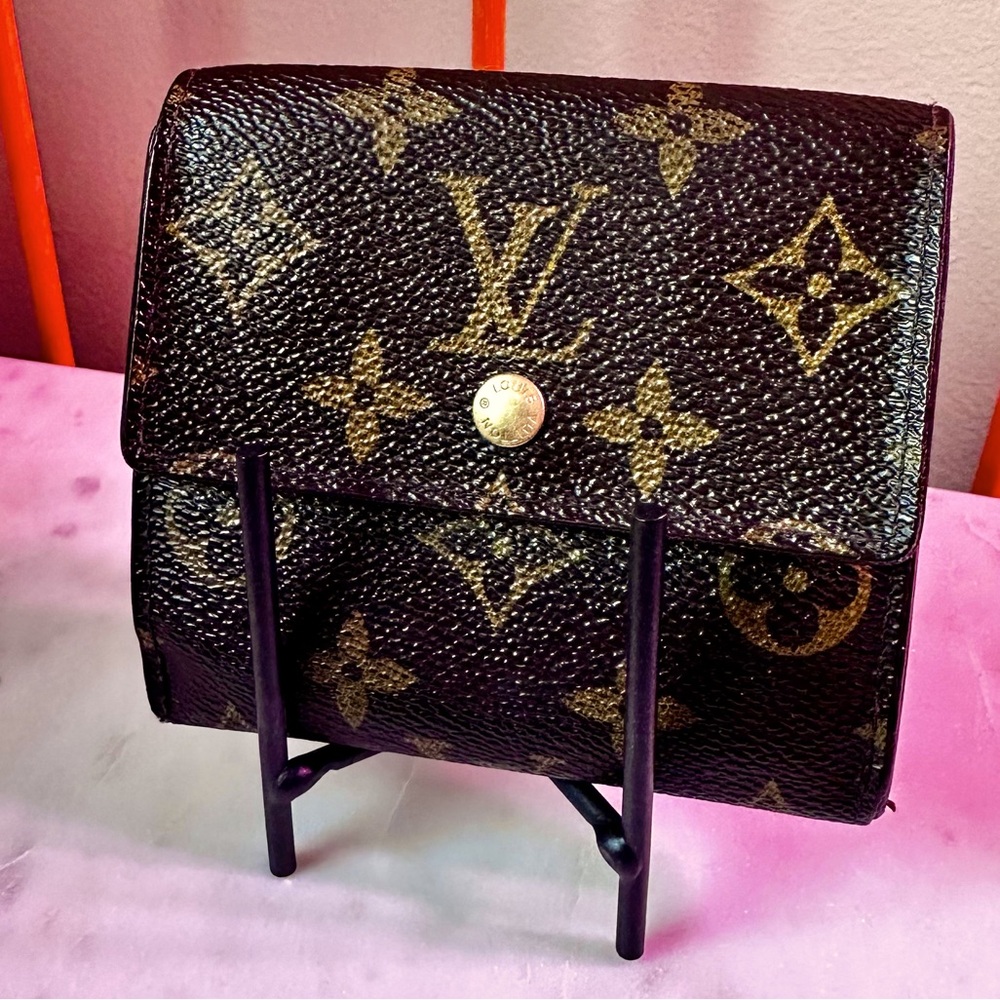 ❌SOLD❌ Louis Vuitton Monogram Compact
Snap Wallet Brown - Picture 2 of 16